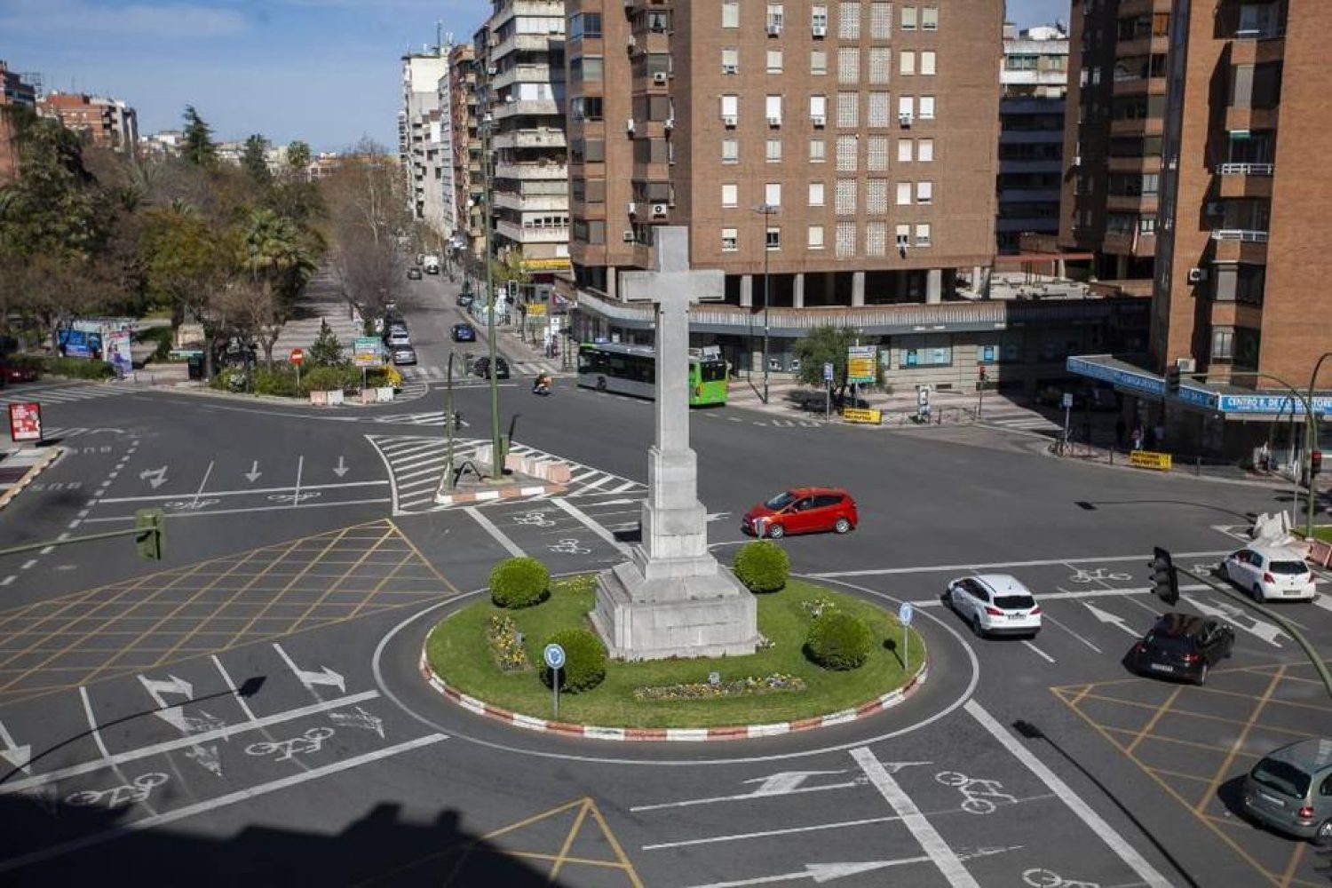 Spanish government orders removal of Cáceres Civil War cross amid heritage battle